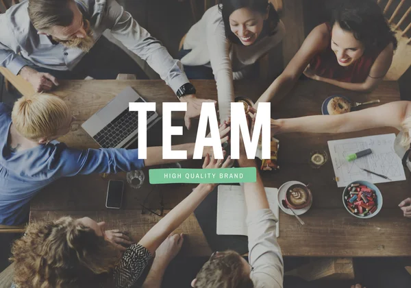 Business team samen hand in hand — Stockfoto