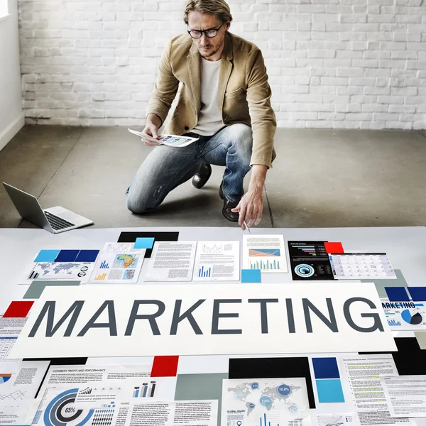 Biznesmen z marketingu — Zdjęcie stockowe