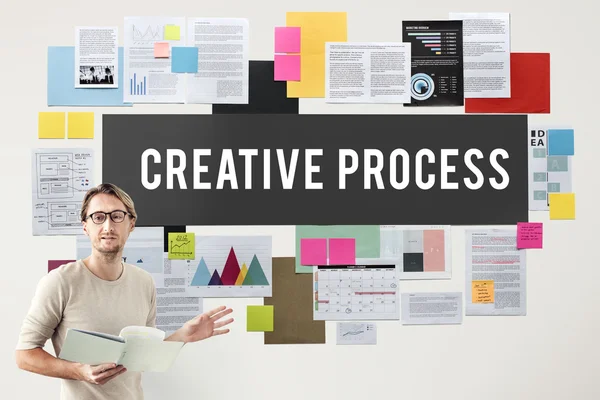 創造的なプロセスを操作するビジネスマン — ストック写真