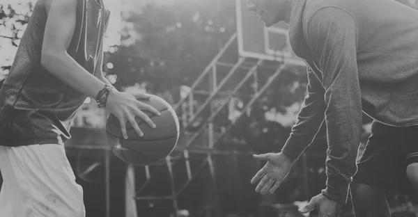 Basketball coach and boy — Stock Photo, Image