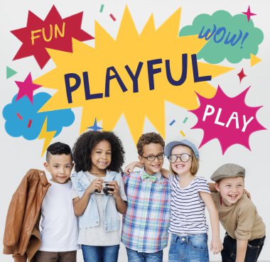 Çocuklar gülüyor ve eğlenin