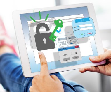 Dijital tablet tutan kadın