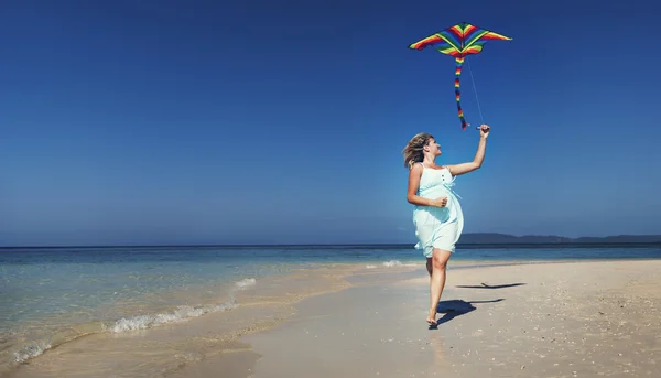 Woman Playing Kite — Stock Photo, Image