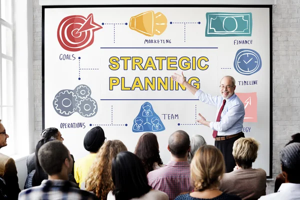 Pessoas no seminário com planejamento estratégico — Fotografia de Stock