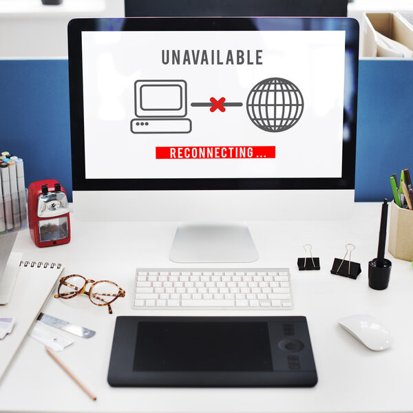 компьютер на рабочем столе
