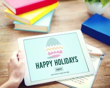 Tablet ve Paskalya tatil kavramı kullanan adam