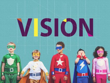 Çocuk süper kahraman kostümleri