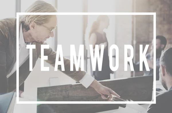 Personer som arbetar i office och Teamwork — Stockfoto