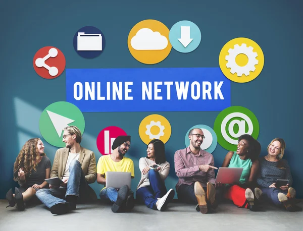 Online Network duvarla çeşitlilik arkadaşları — Stok fotoğraf