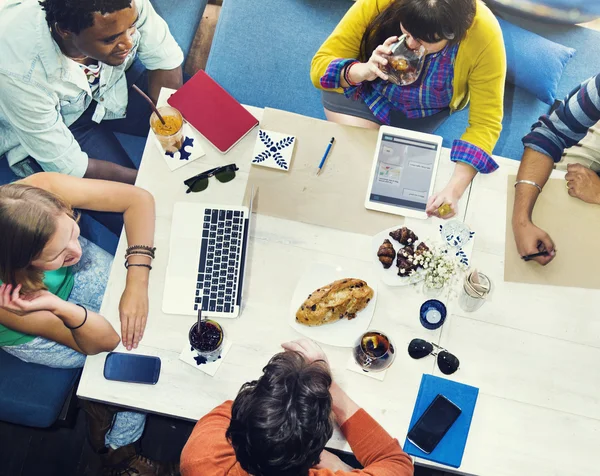 Friends Meeting and discussing ideas — Stock Photo, Image