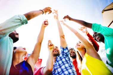 Arkadaşlar kutlama ve alkış