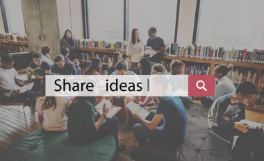 Öğrenciler Üniversite Kütüphanesi kitap okuma