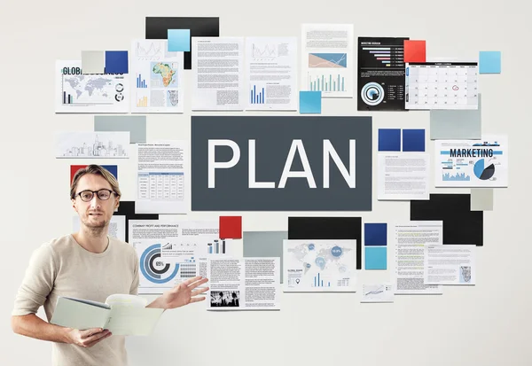 Zakenman werken met plan — Stockfoto