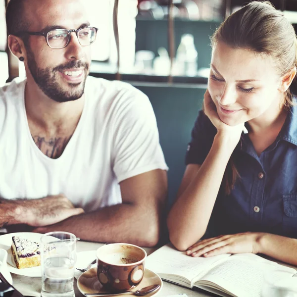 Beautiful couple together — Stock Photo, Image