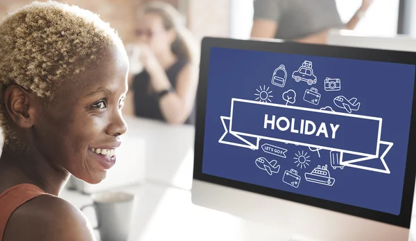 Businesswoman working on computer with Holiday — Stock Photo, Image