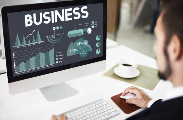 Businessman working on computer — Stock Photo, Image