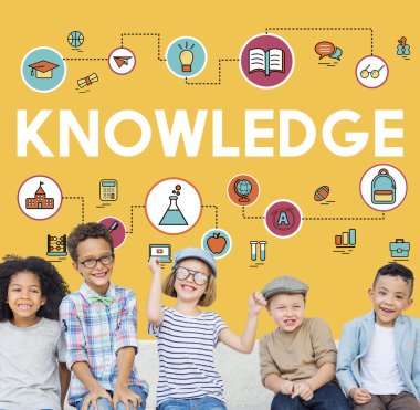 Çocuklar gülüyor ve eğlenin