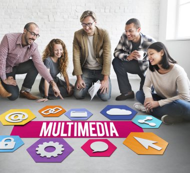 tasarımcıları çoklu ortam ile çalışmak 