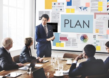 iş adamları tartışıyor