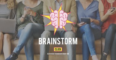 aygıtlar ve beyin fırtınası ile insanlar oturup