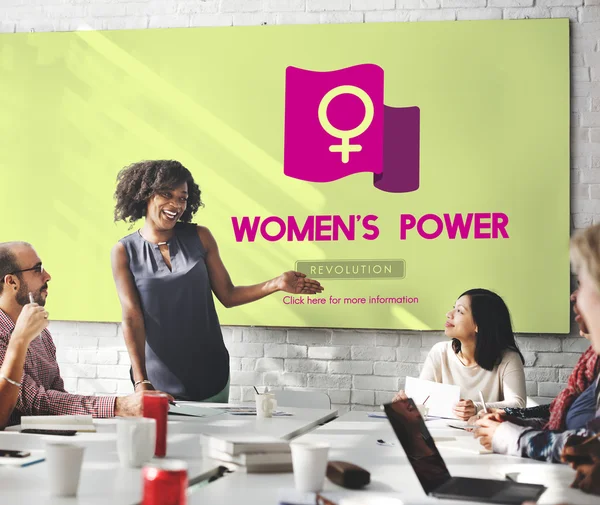 Geschäftstreffen mit Frauenpower — Stockfoto