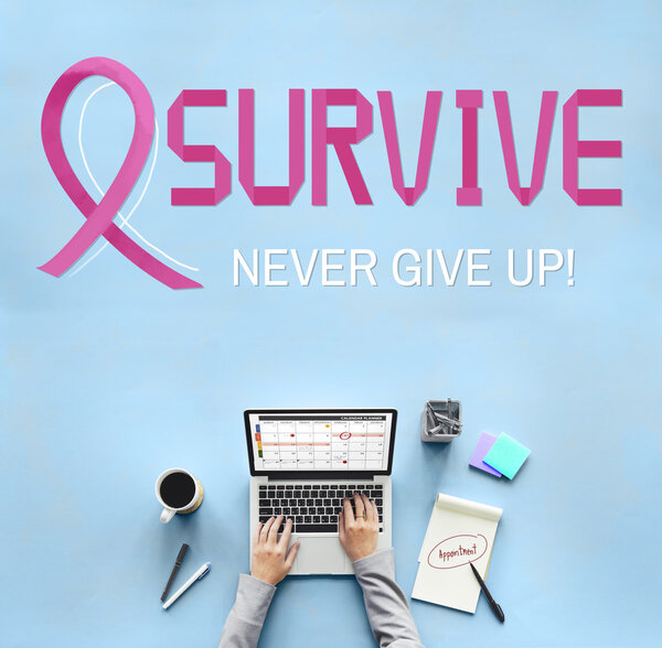 Человек, работающий с ноутбуком
 