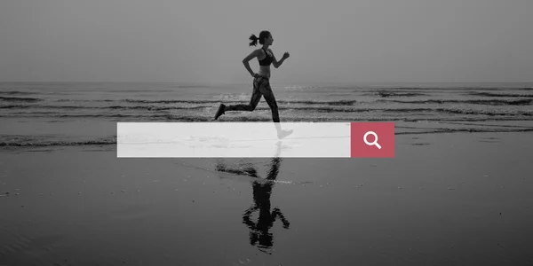 Woman running on beach — Stock Photo, Image