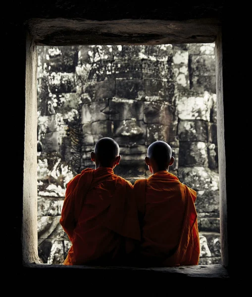 Two Teen Cambodian Monks — Stock Photo, Image