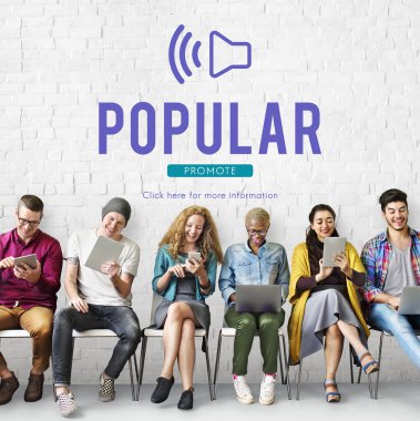 İnsanlar dijital araçları tarama  