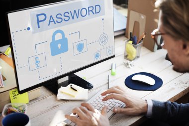 bilgisayarla çalışma iş adamı