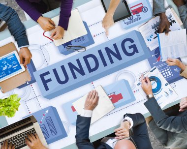 Bir grup insan birlikte çalışma 