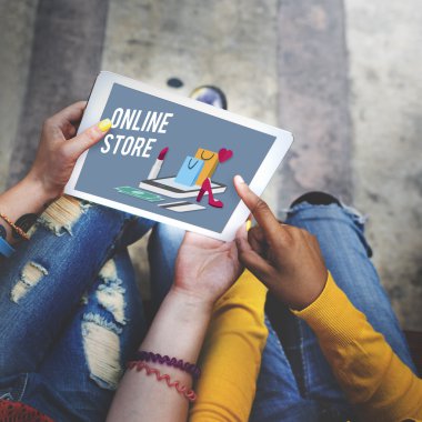 İnsanlar internet'te sörf 