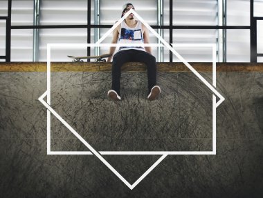 rampa üzerinde oturan patenci