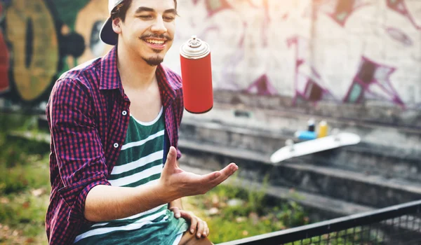 Yakışıklı genç adam.