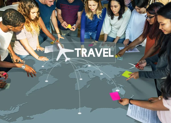 Öğrenci çalışma masasında çeşitlilik grubu