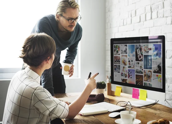 Colleagues working in office — Stock Photo, Image