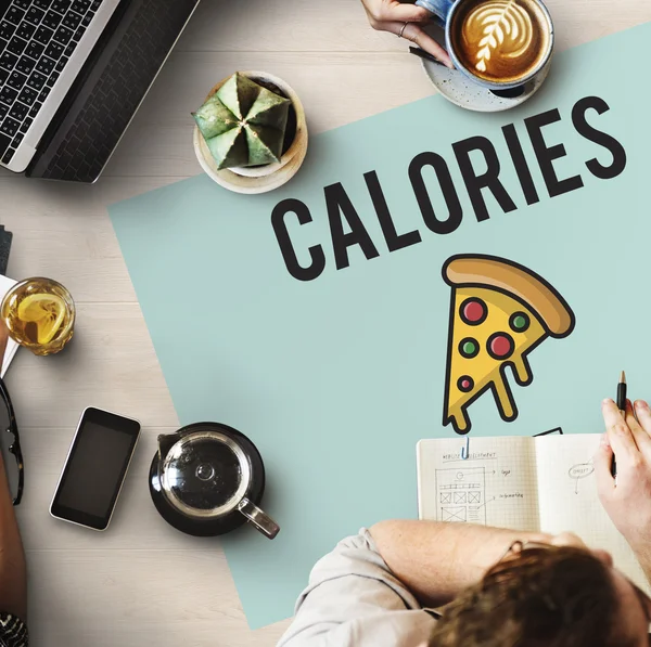 Tavolo con poster con calorie — Foto Stock