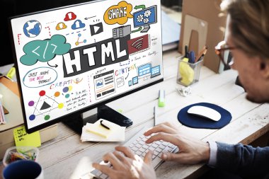 bilgisayarla çalışma iş adamı