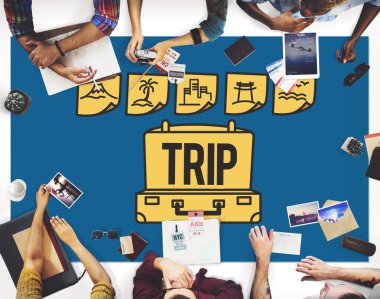 Grup masada oturan insan 