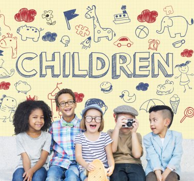 Çocuklar gülüyor ve eğlenin