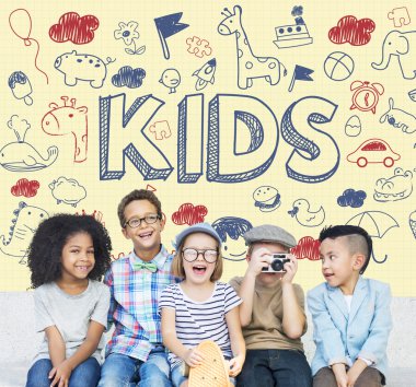 Çocuklar gülüyor ve eğlenin