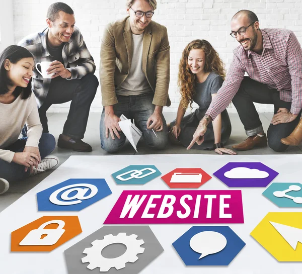 afiş ve Web sitesi çalışma tasarımcılar