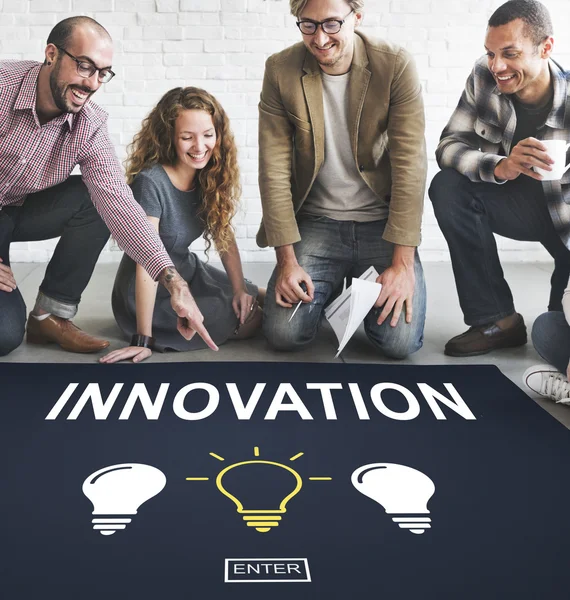 Poster ve yenilik çalışma tasarımcılar