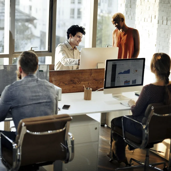 Imprenditori che lavorano — Foto Stock