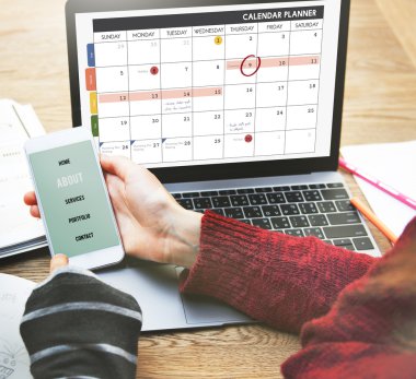 Dijital cihazlarla eğitim kadınlar