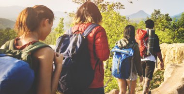 arkadaşlarım birlikte trekking