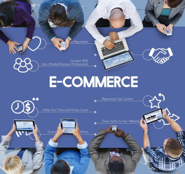 Farklı aygıtlar kullanan çok ırklı kişiler