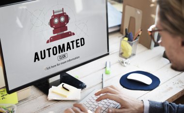 bilgisayarla çalışma iş adamı