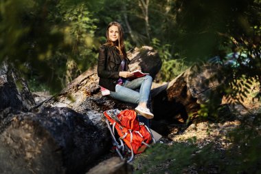 Kadın yazma Not doğada