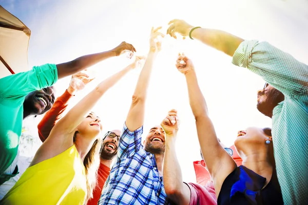 Arkadaşlar kutlama ve alkış